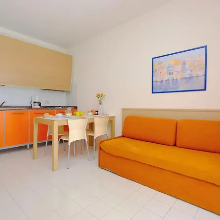 Bright Getaway Flat With Pool リニャーノ・サッビアドーロ