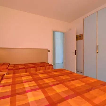 Bright Getaway Flat With Pool Lignano Sabbiadoro