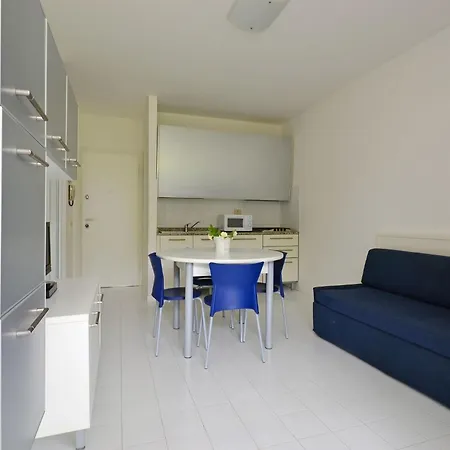 Bright Getaway Flat With Pool アパート *