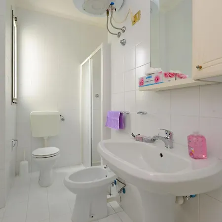 Lejlighed Bright Getaway Flat With Pool *