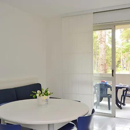 Bright Getaway Flat With Pool アパート *